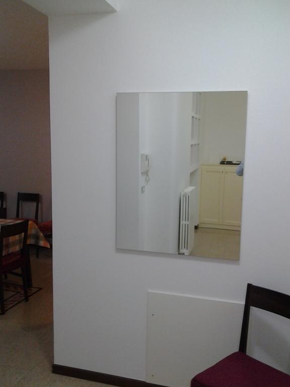 Apartment Largo Del Teatro Porto San Giorgio Luaran gambar